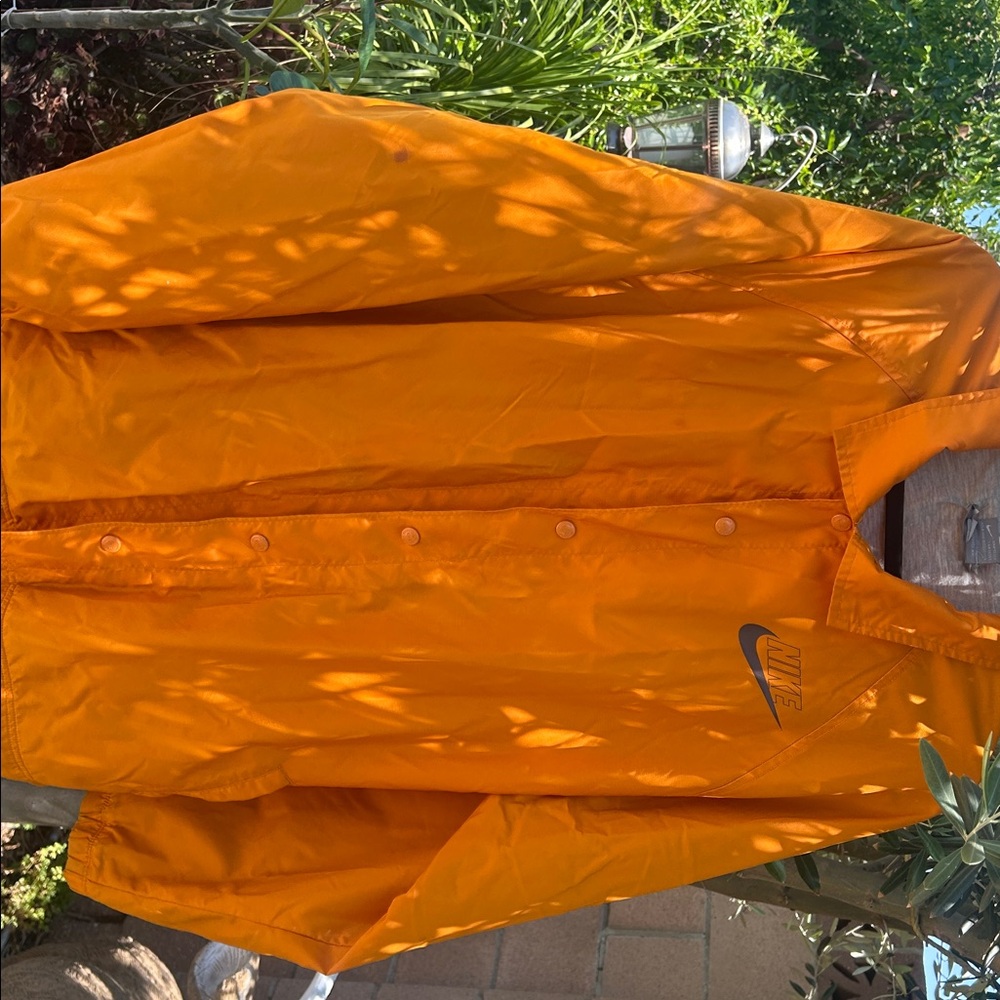 Nike Men’s Bright Orange Lightweight Windbreaker Jacket - Picture 4 of 7